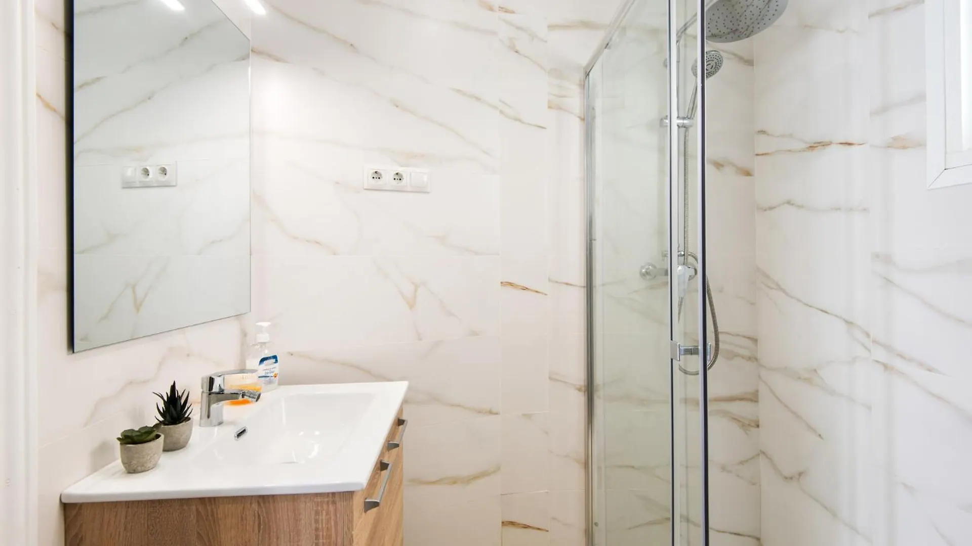 Atarazanas River Road Apartment Málaga